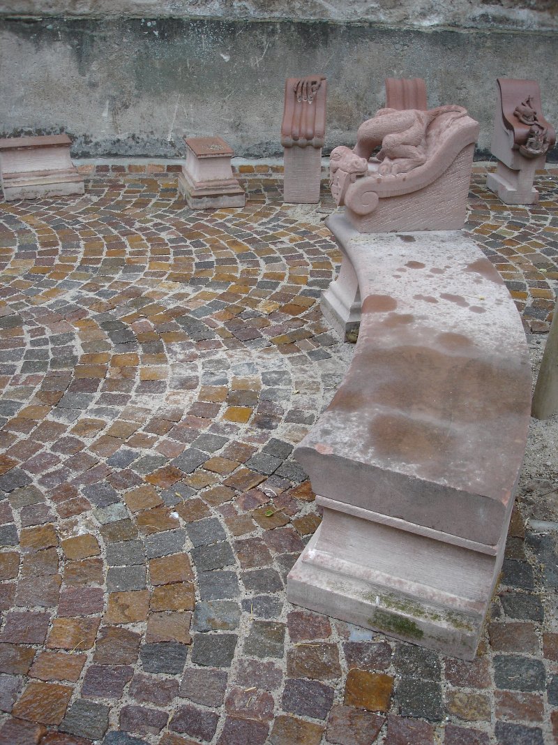 pavage-porphyre-et-banc-de-pierre